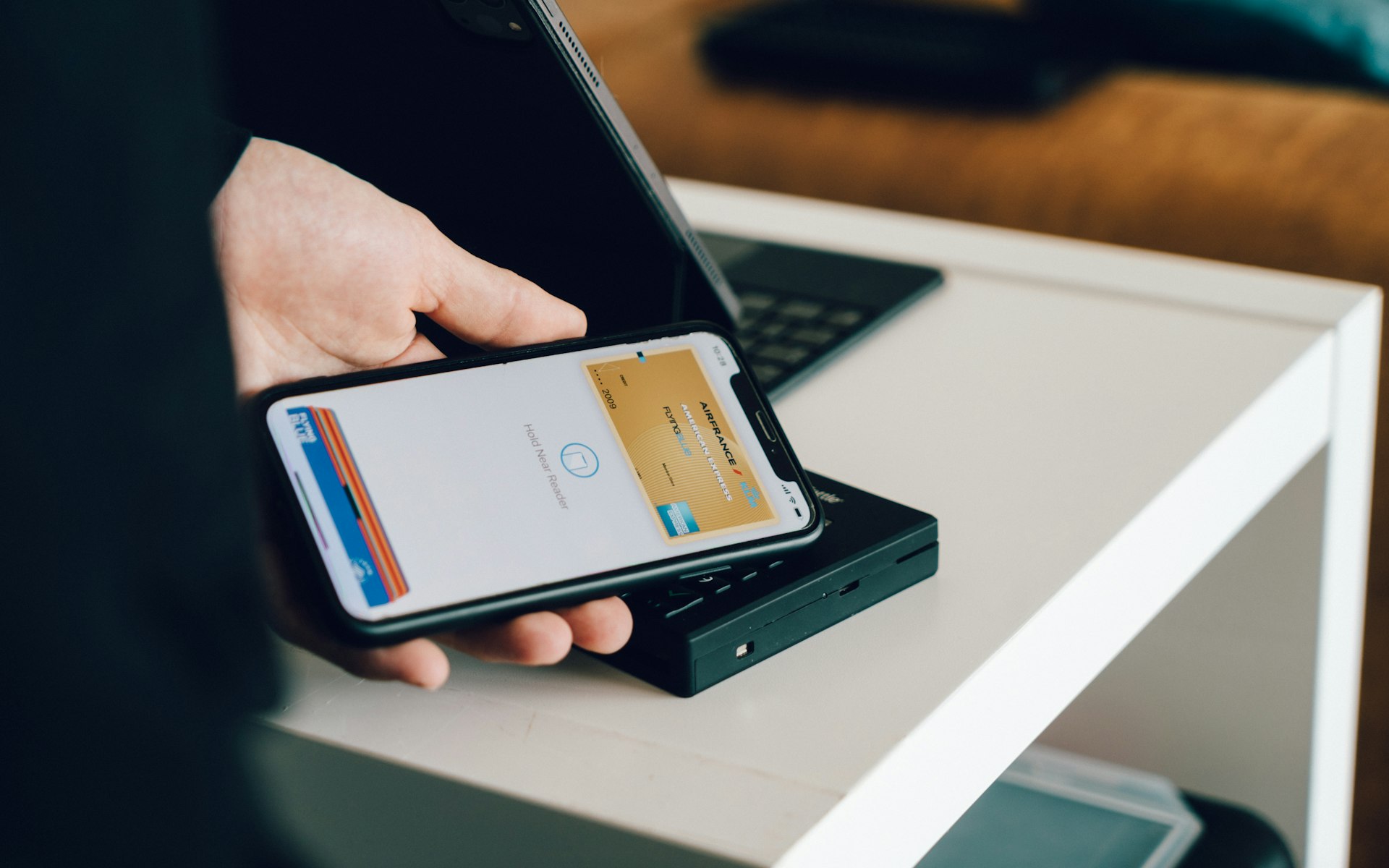 App Customer Shopping SIJAP person holding black android smartphone
